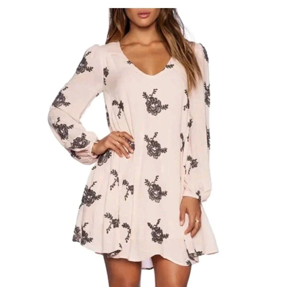 FREE PEOPLE Pink Gray Emma Floral Embroidered Boho Mini‎ Swing Dress Size Large